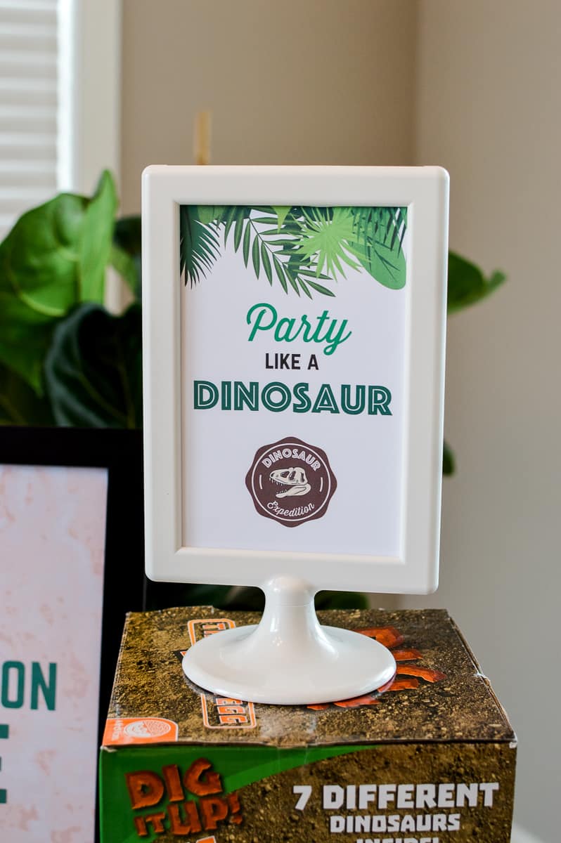 free dinosaur party sign