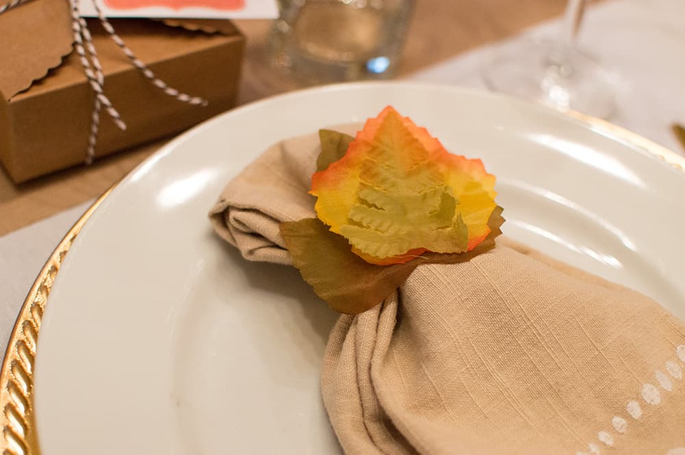 DIY Fall Napkin Ring using toilet paper roll and faux leaves