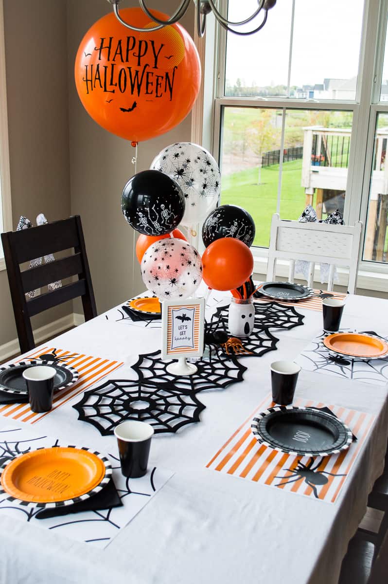 Spider Halloween party table