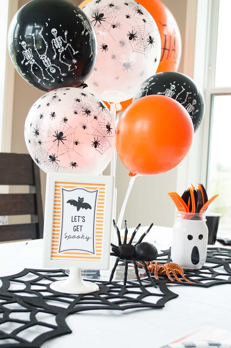 Halloween table centerpiece and free printable sign