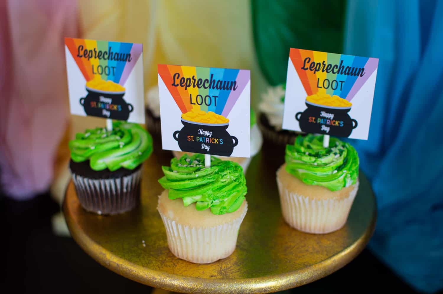 St. Patrick's Day cupcakes with free printable "leprechaun loot" cupcake toppers