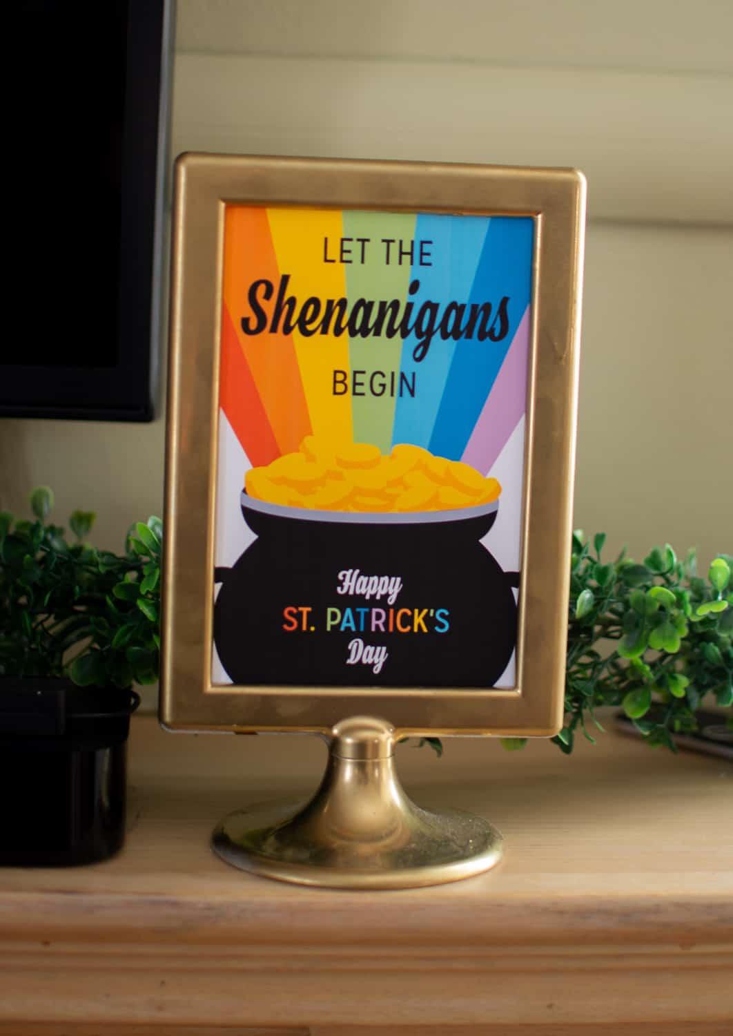 Who doesn't love some shenanigans for St. Patrick's Day? Free printable available at elvamdesign.com.